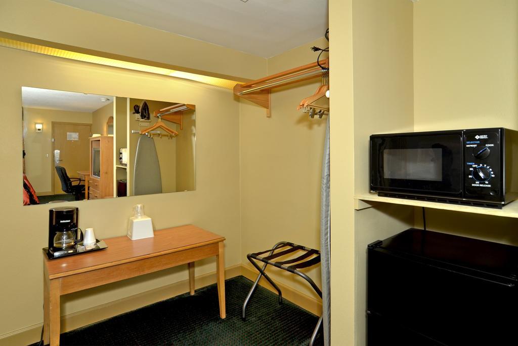 Rodeway Inn Hot Springs National Park Area Стая снимка